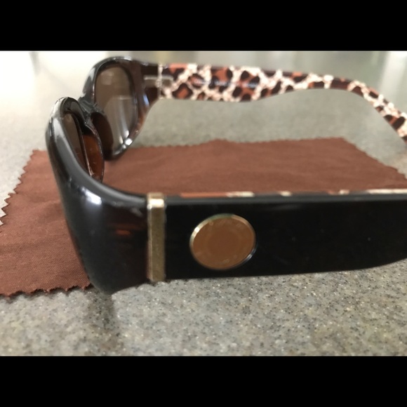 Coach Woman’s Sunglasses - Picture 5 of 5